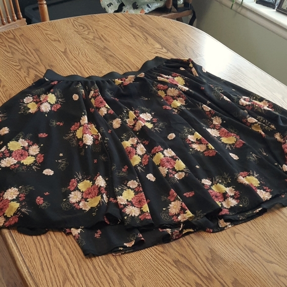 Torrid Black Floral Chiffon Skirt - Picture 2 of 3